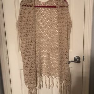 Knitted cream shoulder shrug